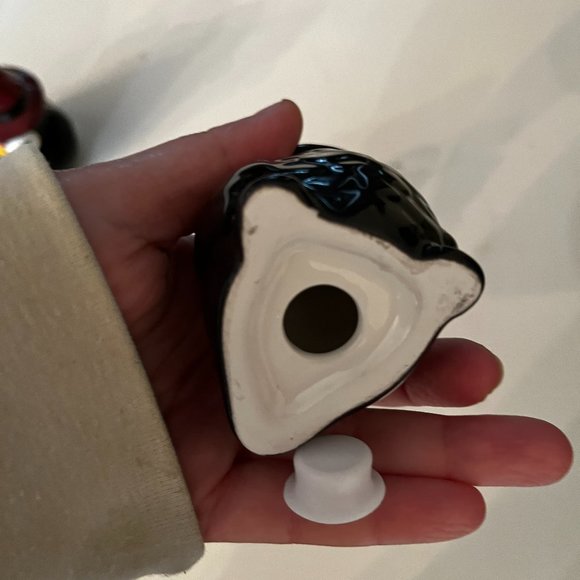 Owl Salt and Pepper Shaker Set of 4 with Two Holes Each and Rubber Stoppers (x) - Picture 4 of 11